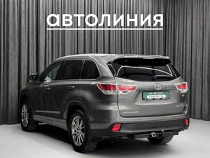 Внедорожник Toyota Highlander 2014 года, 2680000 рублей, Красноярск