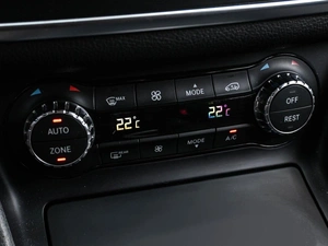 Внедорожник Mercedes-benz GLA-класс 2015 года, 1976000 рублей, Кирилловка