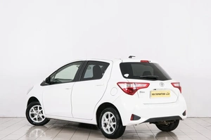 Хетчбэк Toyota Vitz 2019 года, 989000 рублей, Красноярск