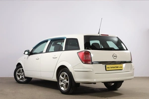 Универсал Opel Astra 2013 года, 889000 рублей, Новосибирск