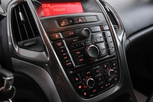 Седан Opel Astra 2013 года, 899000 рублей, Красноярск