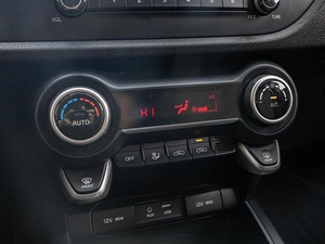 Хетчбэк Kia Rio X-Line 2018 года, 1250000 рублей, Краснодар