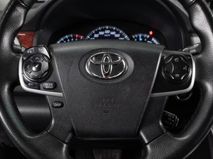 Седан Toyota Camry 2012 года, 1799000 рублей, Тюмень