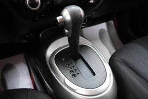 Внедорожник Nissan Juke 2013 года, 1299000 рублей, Омск