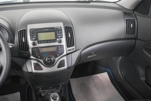 Хетчбэк Hyundai i30 2011 года, 599000 рублей, Кемерово