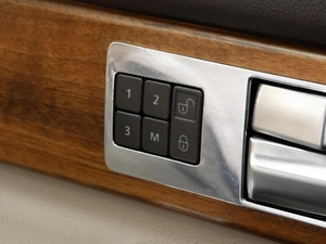 Внедорожник Land Rover Discovery 2014 года, 2199000 рублей, Тюмень
