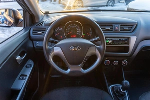 Хетчбэк Kia Rio 2017 года, 899000 рублей, Саратов