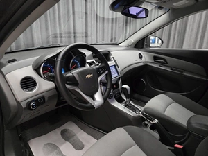 Седан Chevrolet Cruze 2010 года, 635000 рублей, Красноярск