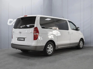 Минивэн Hyundai H-1 2013 года, 1900000 рублей, Омск