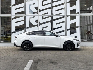 Лифтбек Changan UNI-V 2024 года, 2098000 рублей, Ставрополь