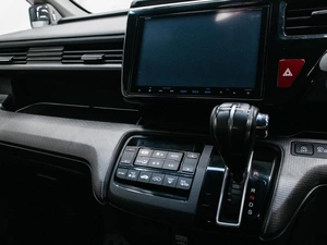 Минивэн Honda Stepwgn Spada 2015 года, 1650000 рублей, Красноярск
