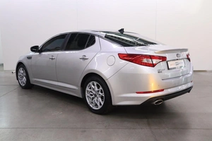 Седан Kia Optima 2011 года, 1220000 рублей, Брянск