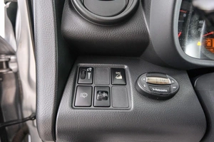 Внедорожник Toyota RAV4 2012 года, 1749000 рублей, Красноярск