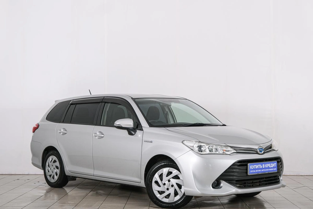 Универсал Toyota Corolla Fielder 2016 года, 1349000 рублей, Красноярск