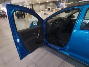Хэтчбек Renault Sandero 2015 года, 990000 рублей, Орёл