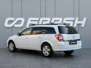 Универсал Opel Astra 2013 года, 830000 рублей, Краснодар
