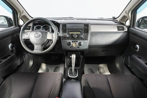 Хетчбэк Nissan Tiida 2012 года, 829000 рублей, Новосибирск