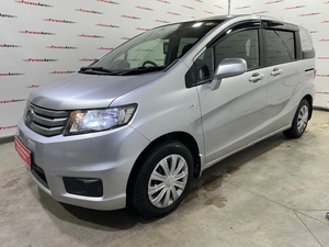 Минивэн Honda Freed 2010 года, 995000 рублей, Красноярск