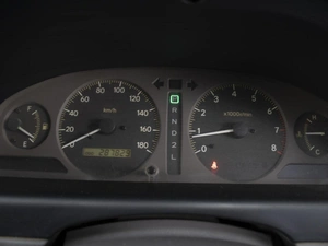 Минивэн Toyota Gaia 1999 года, 560000 рублей, Омск