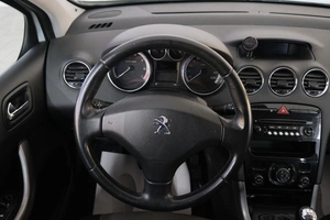 Хетчбэк Peugeot 308 2012 года, 649000 рублей, Омск