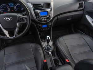 Седан Hyundai Solaris 2011 года, 859000 рублей, Саратов