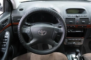 Седан Toyota Avensis 2003 года, 559000 рублей, Омск