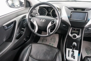 Седан Hyundai Avante 2011 года, 1199000 рублей, Красноярск