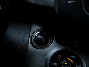 Внедорожник Toyota RAV4 2012 года, 1599000 рублей, Волгоград