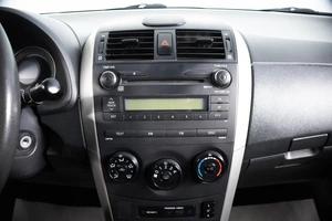 Седан Toyota Corolla 2008 года, 729000 рублей, Пермь