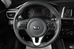 Седан Kia Optima 2016 года, 1789000 рублей, Тюмень