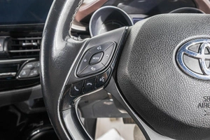 Внедорожник Toyota C-HR 2019 года, 1899000 рублей, Барнаул