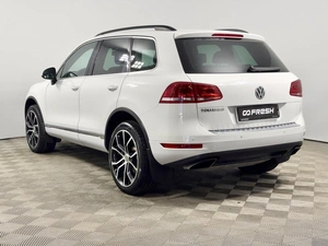 Внедорожник Volkswagen Touareg 2012 года, 2499900 рублей, Казань