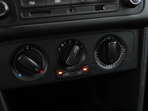 Седан Volkswagen Polo 2015 года, 867077 рублей, Москва