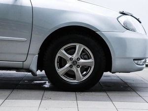 Седан Toyota Corolla 2001 года, 690000 рублей, Красноярск