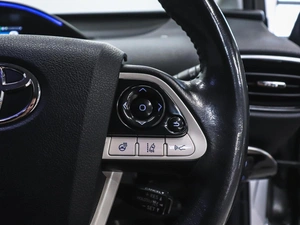 Лифтбек Toyota Prius 2017 года, 2080000 рублей, Красноярск