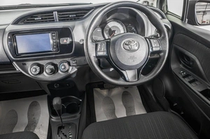 Хетчбэк Toyota Vitz 2018 года, 999000 рублей, Барнаул