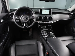 Лифтбек Kia Stinger 2019 года, 2410000 рублей, Красный Пахарь