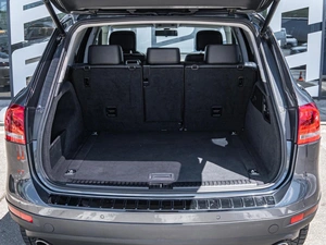 Внедорожник Volkswagen Touareg 2012 года, 2200000 рублей, Краснодар