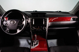 Седан Toyota Camry 2013 года, 1649000 рублей, Сургут