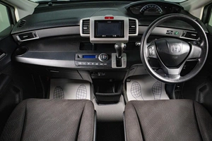 Минивэн Honda Freed 2014 года, 1199000 рублей, Сургут