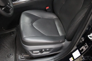 Седан Toyota Camry 2018 года, 2650000 рублей, Красноярск