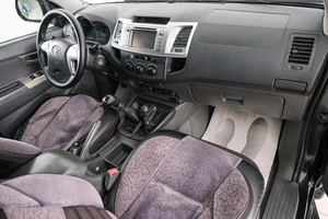 Пикап Toyota Hilux 2013 года, 2299000 рублей, Красноярск