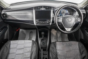 Универсал Toyota Corolla Fielder 2019 года, 1419000 рублей, Барнаул