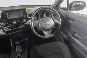 Внедорожник Toyota C-HR 2018 года, 1949000 рублей, Пермь