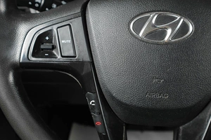 Седан Hyundai Solaris 2013 года, 479000 рублей, Тюмень