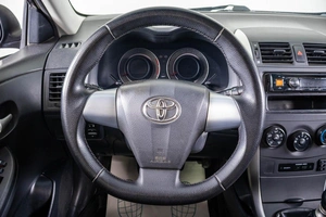 Седан Toyota Corolla 2013 года, 1049000 рублей, Пермь