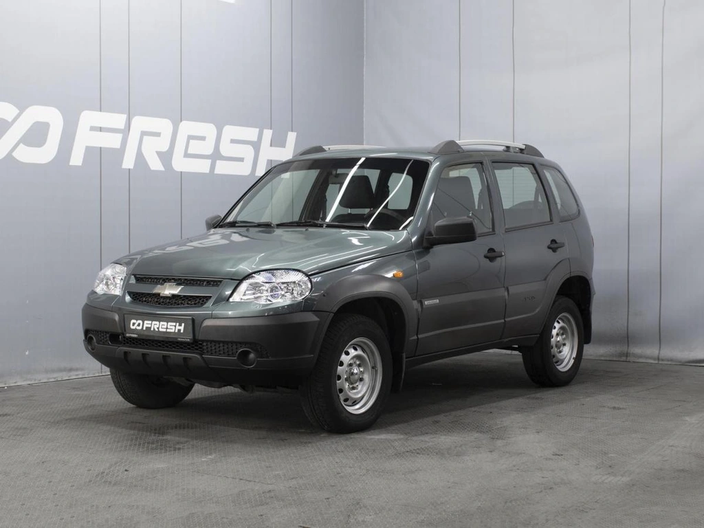 Внедорожник Chevrolet Niva 2016 года, 740000 рублей, Омск