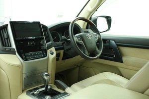 Внедорожник Toyota Land Cruiser 2017 года, 6640000 рублей, Красноярск