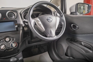 Хетчбэк Nissan Note 2016 года, 899000 рублей, Томск