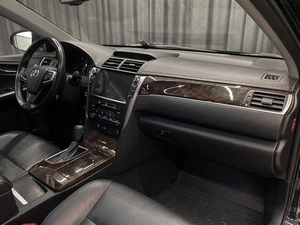 Седан Toyota Camry 2017 года, 2150000 рублей, Красноярск